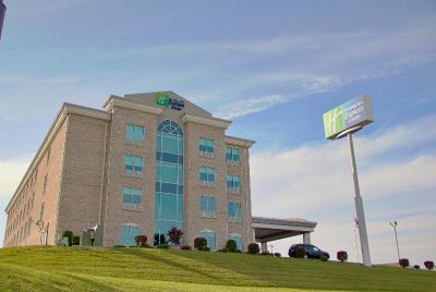 Holiday Inn Express and Suites Somerset Central