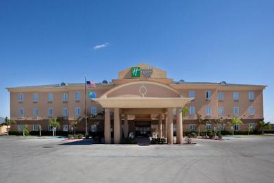 Holiday Inn Express and Suites Zapata