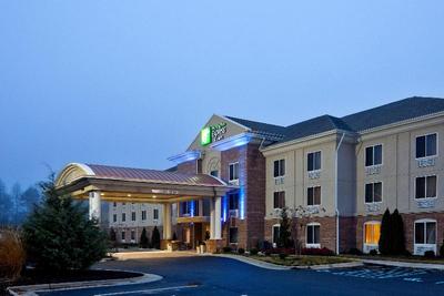 Holiday Inn Express and Suites High Point South