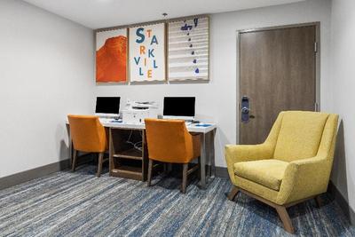Holiday Inn Express and Suites Starkville