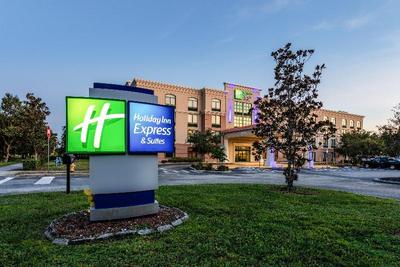 Holiday Inn Express and Suites Bradenton East Lake