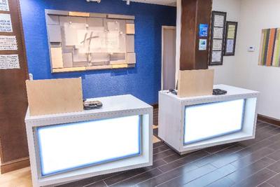 Holiday Inn Express and Suites Mcdonough