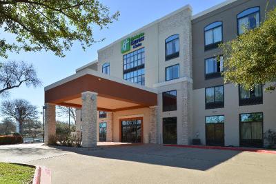 Holiday Inn Express and Suites Austin North Centra