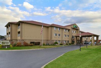 Holiday Inn Express and Suites St. Joseph
