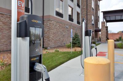 Holiday Inn Express and Suites St Louis Airport