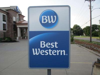 Best Western St Louis Airport North Hotel & Suites