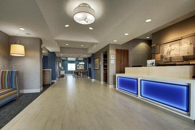 Holiday Inn Express and Suites Vernon College Area