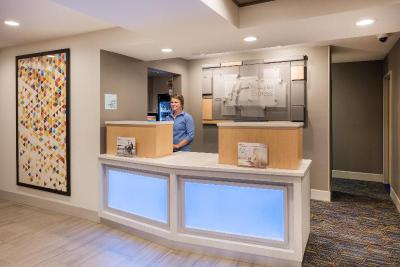 Holiday Inn Express Warrenton