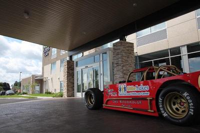 Holiday Inn Express and Suites Oswego