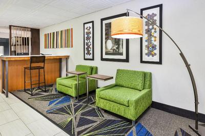 Holiday Inn Express and Suites Three Rivers