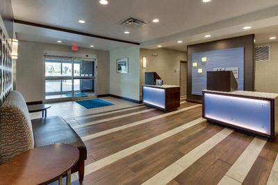 Holiday Inn Express Cheektowaga North East