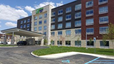 Holiday Inn Express and Suites Toledo West