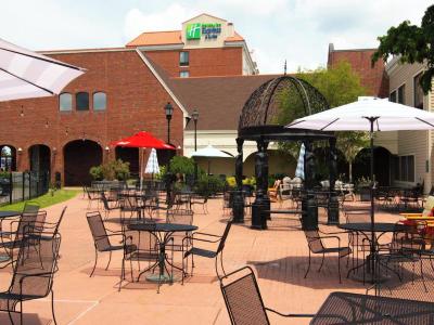 Holiday Inn Express and Suites Latham