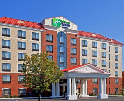 Holiday Inn Express and Suites Latham