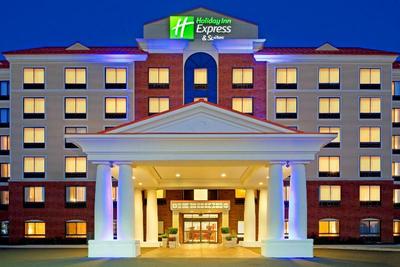 Holiday Inn Express and Suites Latham