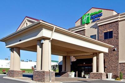 Holiday Inn Express and Suites Lewisburg