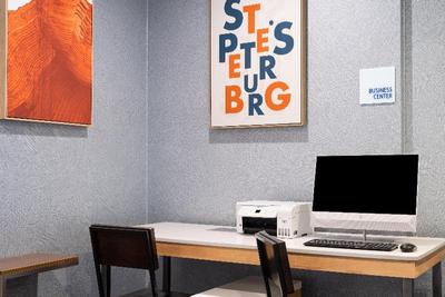 Holiday Inn Express and Suites St. Petersburg Nort