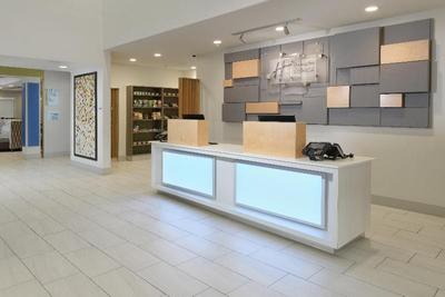 Holiday Inn Express and Suites Magnolia Lake Colum