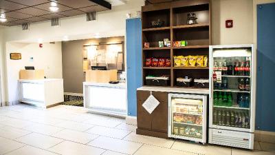 Holiday Inn Express and Suites Sedalia