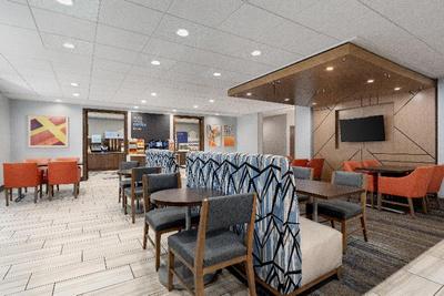 Holiday Inn Express and Suites Saginaw