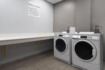 Holiday Inn Express and Suites Saginaw