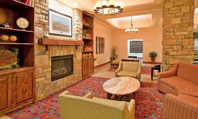 Holiday Inn Express & Suites Gallup East