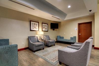 Holiday Inn Express and Suites Natchez South