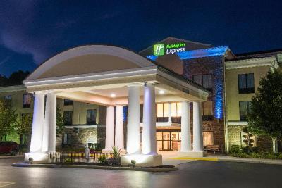Holiday Inn Express and Suites Sharon Hermitage