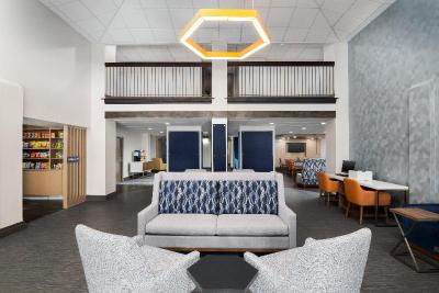 Holiday Inn Express and Suites Bentonville