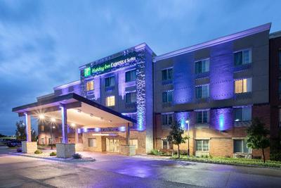 Holiday Inn Express and Suites Manhattan