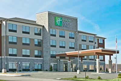 Holiday Inn Express and Suites Uniontown