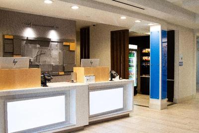 Holiday Inn Express and Suites Overland Park