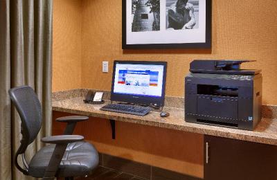 Holiday Inn Express and Suites Overland Park