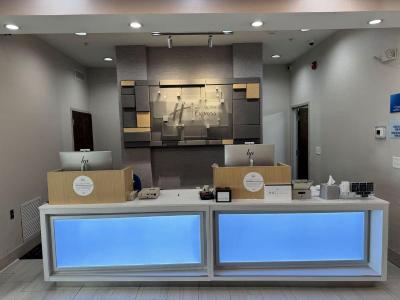 Holiday Inn Express and Suites Malvern