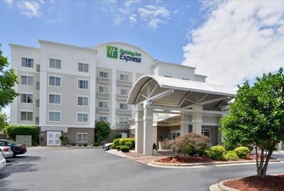Holiday Inn Express and Suites Mooresville Lake No