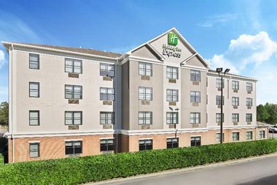 Holiday Inn Express and Suites Byron