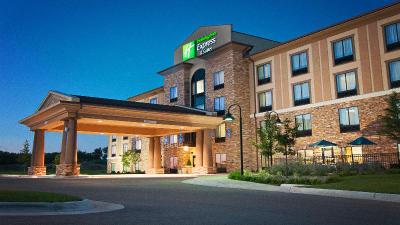 Holiday Inn Express and Suites Wichita Northeast