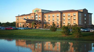 Holiday Inn Express and Suites Wichita Northeast