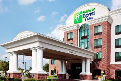 Holiday Inn Express and Suites Wilmington Newark