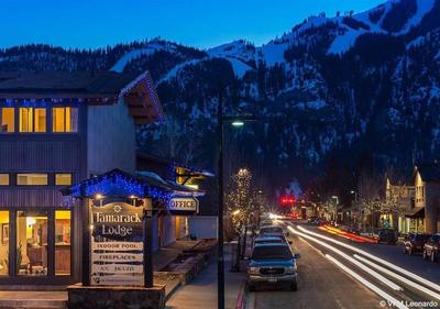 Tamarack Lodge