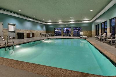 Holiday Inn Express and Suites Cedar Rapids I 380