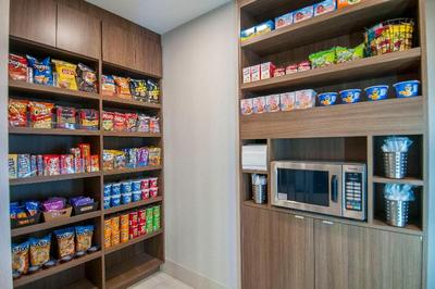 Holiday Inn Express & Suites Dallas-North Tollway