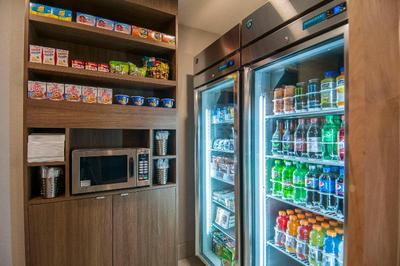 Holiday Inn Express & Suites Dallas-North Tollway