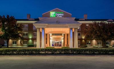 Holiday Inn Express & Suites Dallas-North Tollway