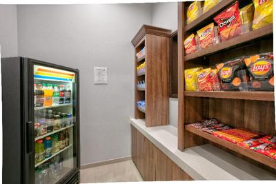 Holiday Inn Express and Suites North Dallas at Pre