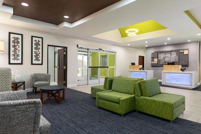 Holiday Inn Express and Suites Florence I 95 at Hw