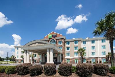 Holiday Inn Express and Suites Florence I 95 at Hw