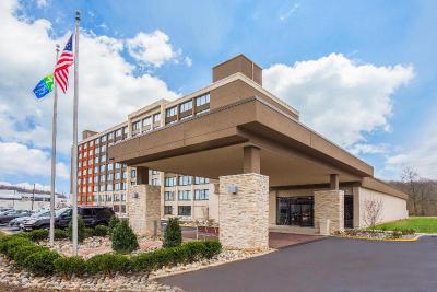 Holiday Inn Express and Suites Ft. Washington Phil
