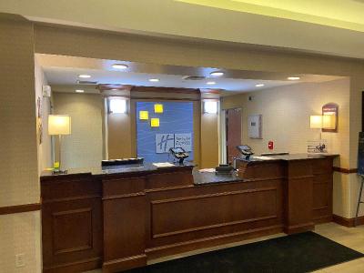 Holiday Inn Express & Suites Grand Forks