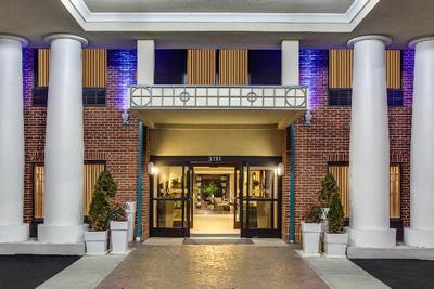 Holiday Inn Express & Suites Greensboro-East